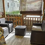Mobil La Carabasse Terrasse Fermee Hors Saison 비아스